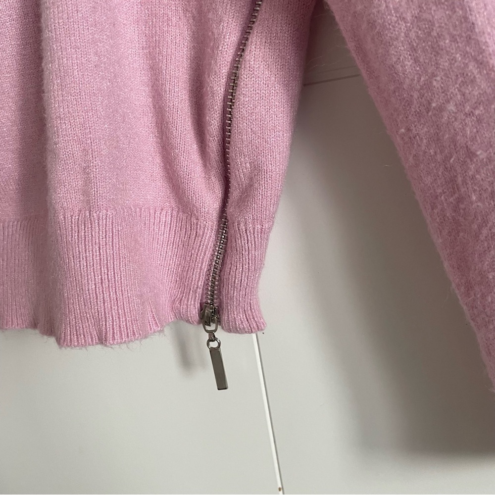 3/$45 Forever 21 Pink Side Sip Crewneck Sweater - Picture 3 of 6